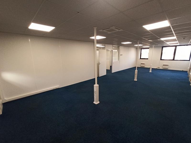 Bureau - 242 m²