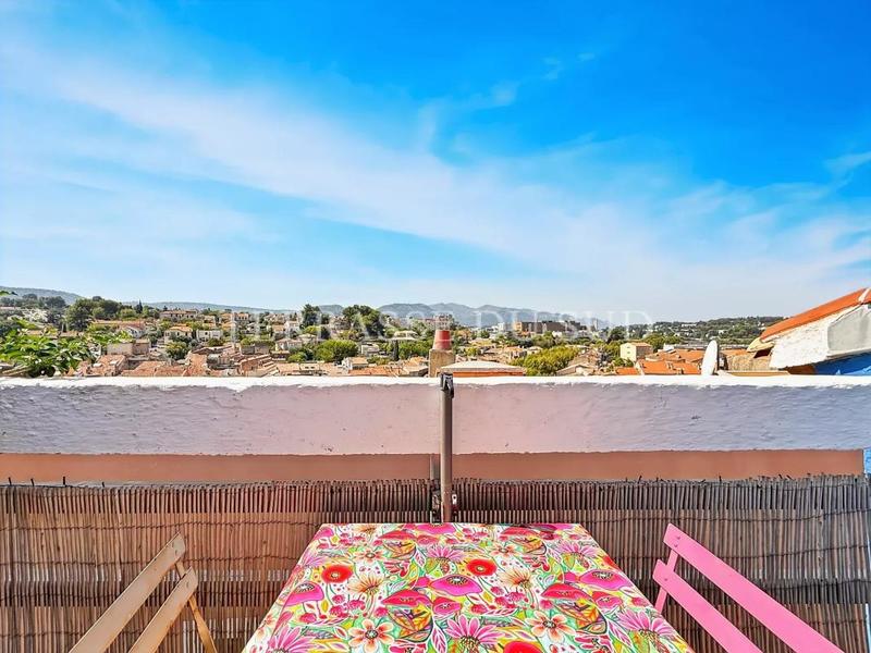 Maison de ville - 92 m² - 5 pièces