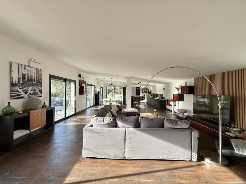 Appartement - 233 m² - 8 pièces