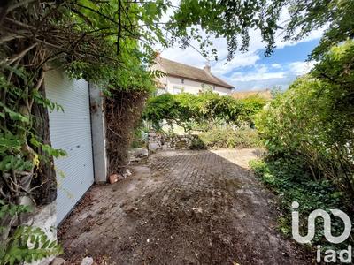 Maison - 242 m² - 7 pièces