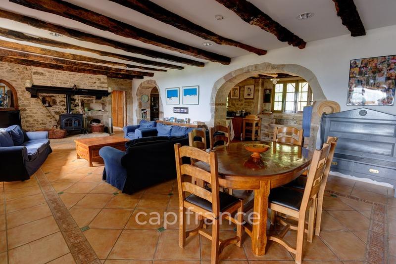 Propriété - 630 m² - 18 pièces