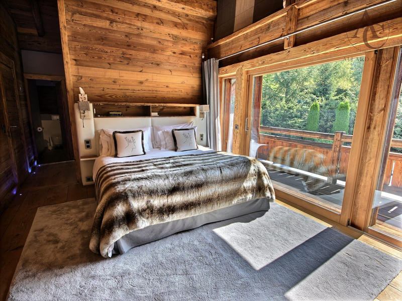 Châlet - 380 m² - 8 pièces