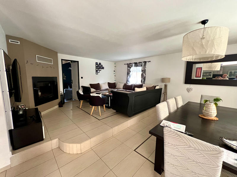 Maison - 280 m² - 10 pièces