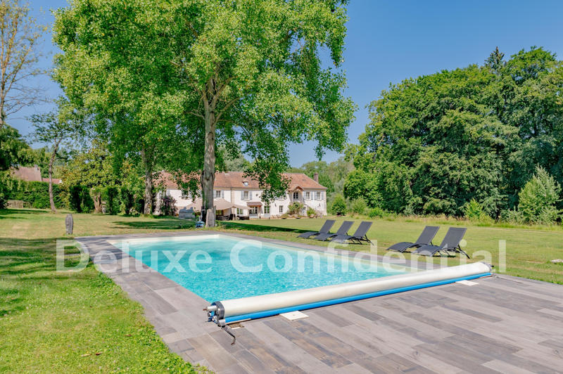 Maison - 900 m² - 20 pièces