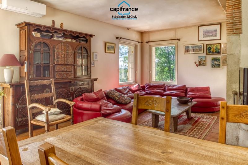 Propriété - 250 m² - 7 pièces