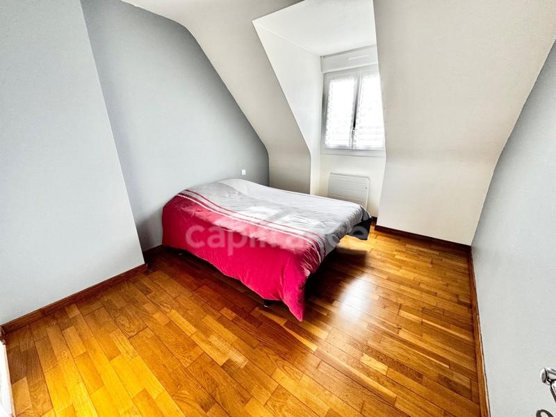 Maison - 137 m² - 7 pièces