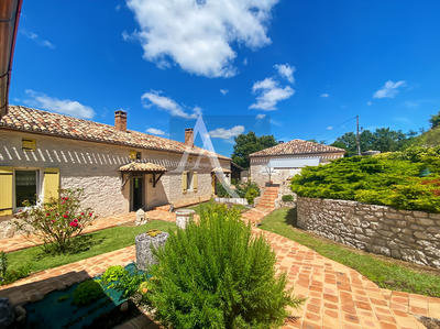 Maison - 180 m² - 6 pièces