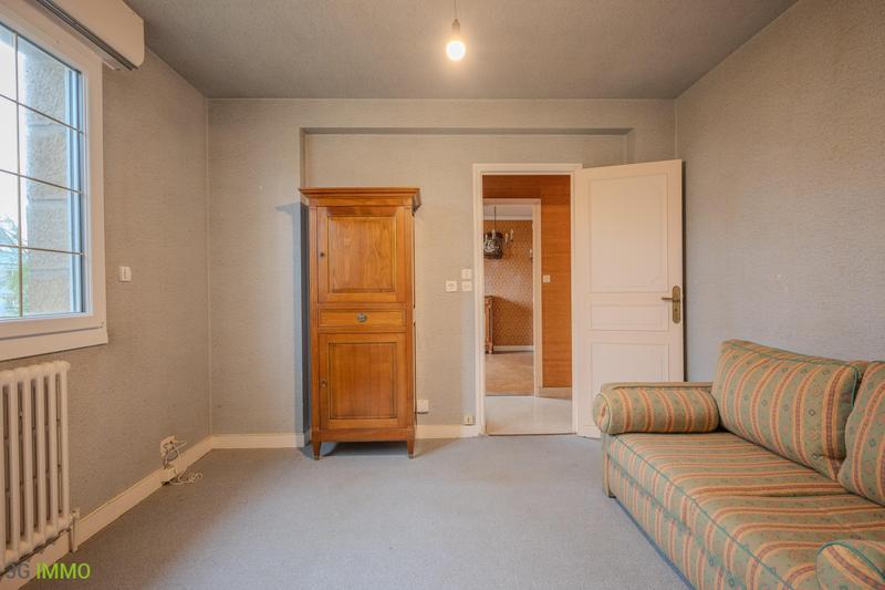 Maison traditionnelle - 140 m² - 6 pièces