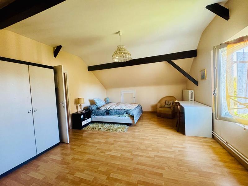 Maison - 182 m² - 7 pièces