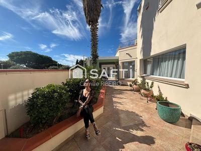 Maison - 280 m² - 5 pièces