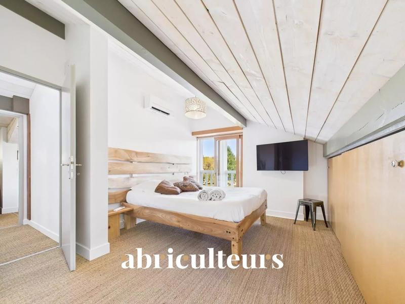 Maison chambre d'hôtes - 295 m² - 10 pièces