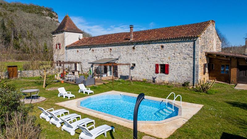 Propriété - 400 m² - 12 pièces