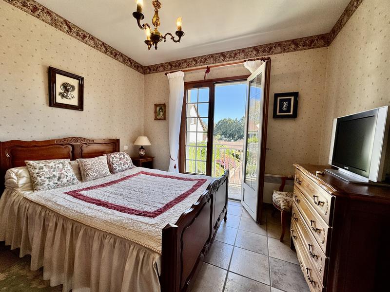 Maison - 140 m² - 5 pièces