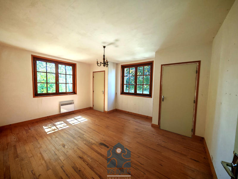 Maison - 213 m² - 8 pièces