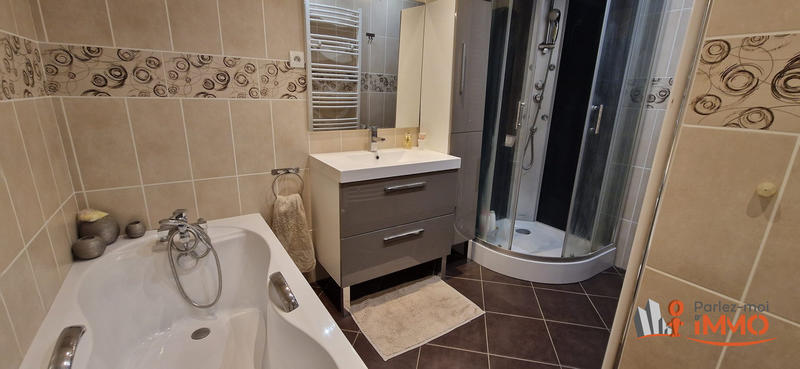 Maison traditionnelle - 100 m² - 4 pièces