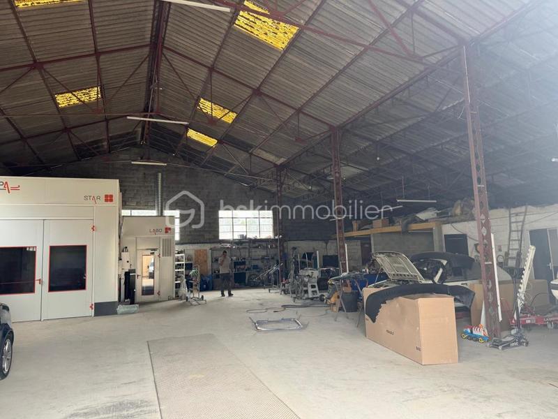 Local d'activité / Entrepôt - 900 m² - 3 pièces