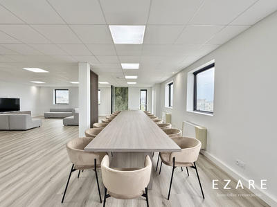 Bureau - 117 m² - 1 pièce