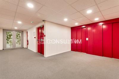Bureau - 874 m²