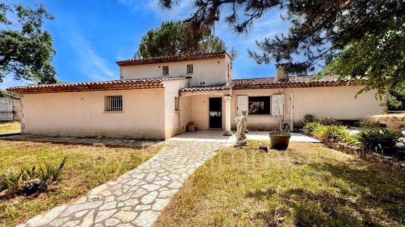 Villa - 201 m² - 6 pièces