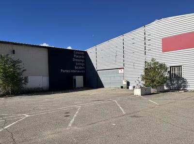 Local commercial - 517 m² - 2 pièces