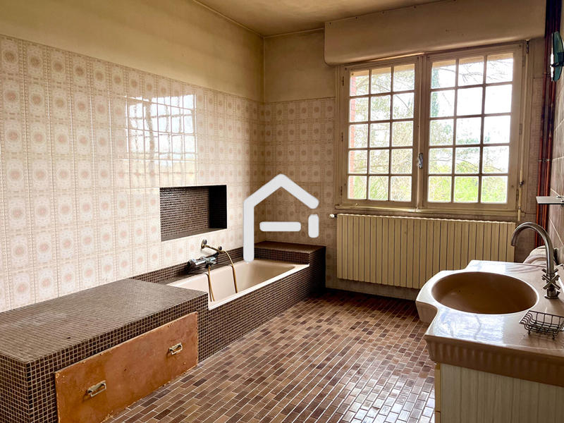 Maison - 307 m² - 6 pièces