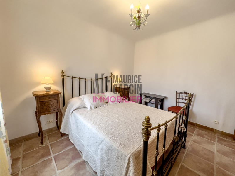 Maison - 250 m² - 9 pièces