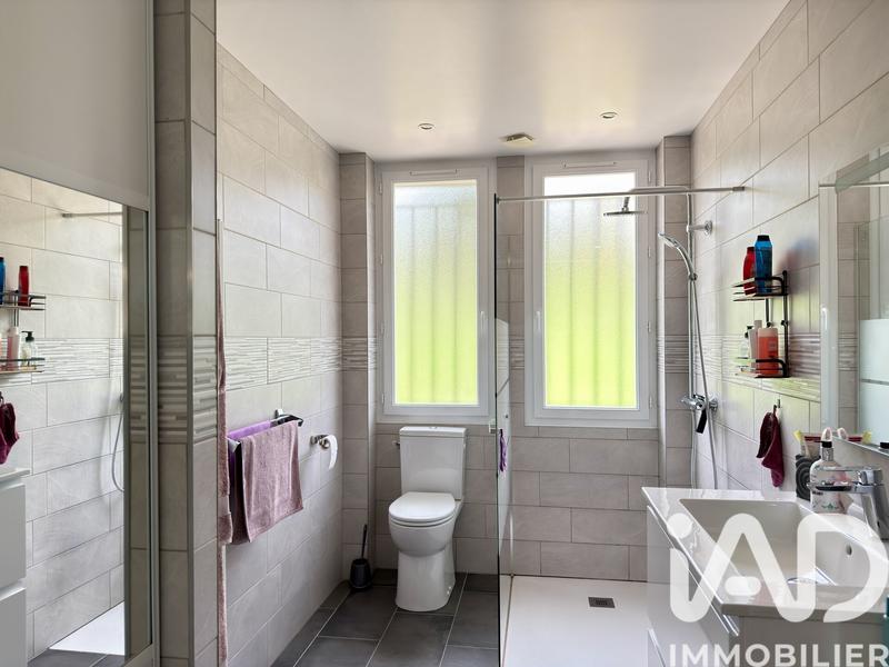 Maison - 215 m² - 8 pièces