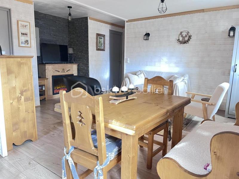 Appartement - 100 m² - 5 pièces