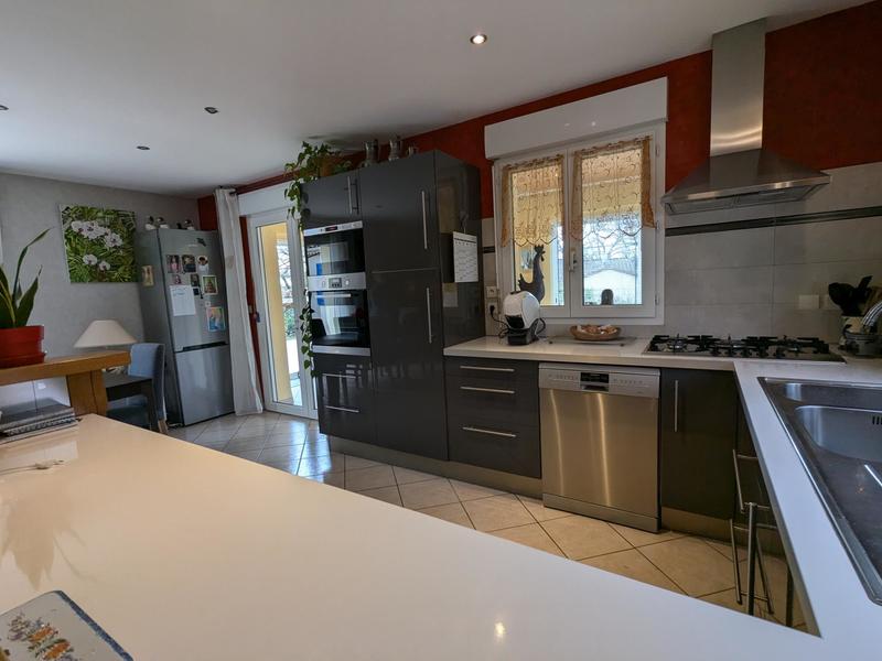 Maison - 220 m² - 11 pièces