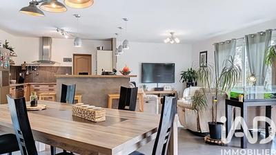 Maison - 114 m² - 6 pièces