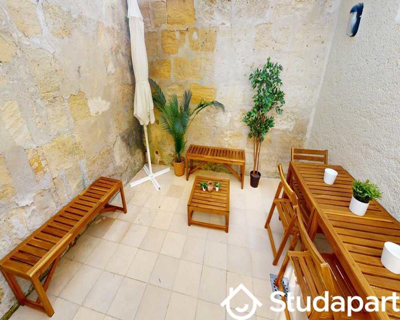 Chambre - 80 m² - 1 pièce