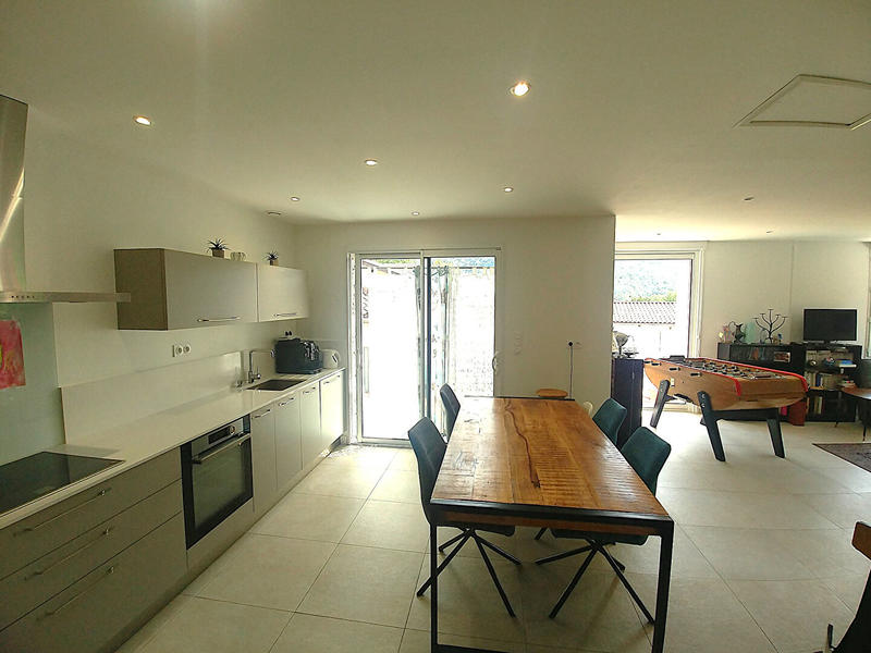 Maison - 169 m² - 6 pièces