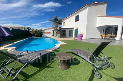 Villa - 306 m² - 8 pièces
