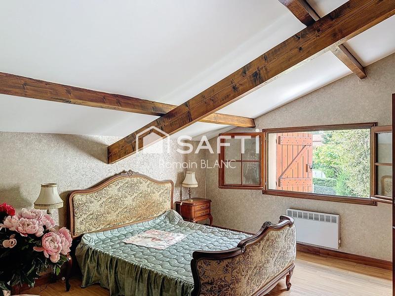 Maison - 227 m² - 7 pièces