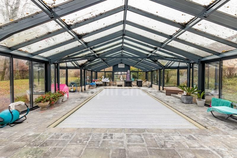 Château - 750 m² - 15 pièces