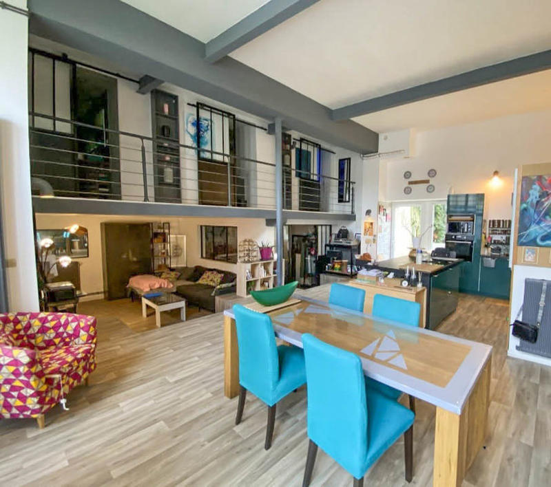 Loft - 109 m² - 4 pièces