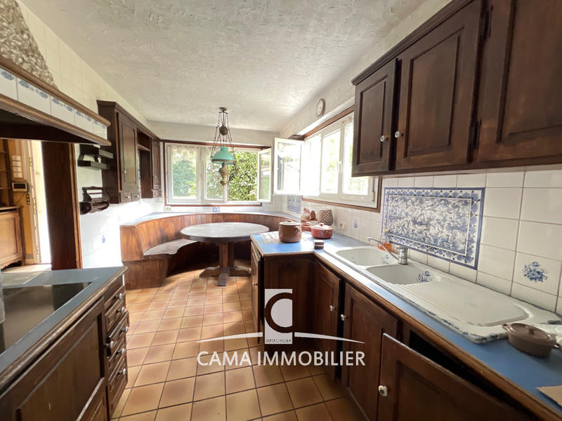 Maison - 349 m² - 10 pièces