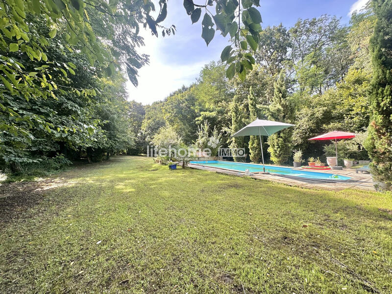 Maison - 248 m² - 9 pièces