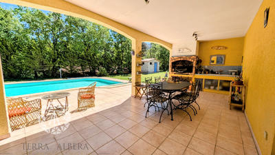 Villa - 220 m² - 7 pièces