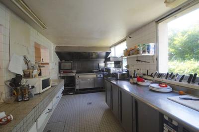 Maison - 302 m² - 13 pièces