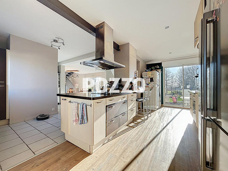 Maison - 196 m² - 8 pièces