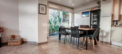 Maison - 98 m² - 4 pièces