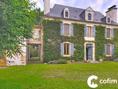 Maison - 343 m² - 10 pièces