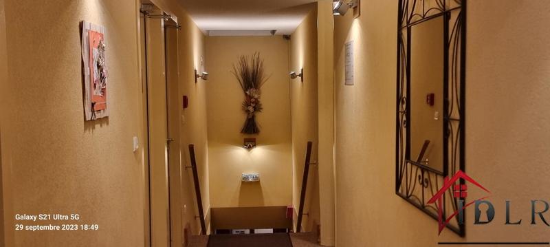 Fonds de commerce - Local commercial - 895 m²