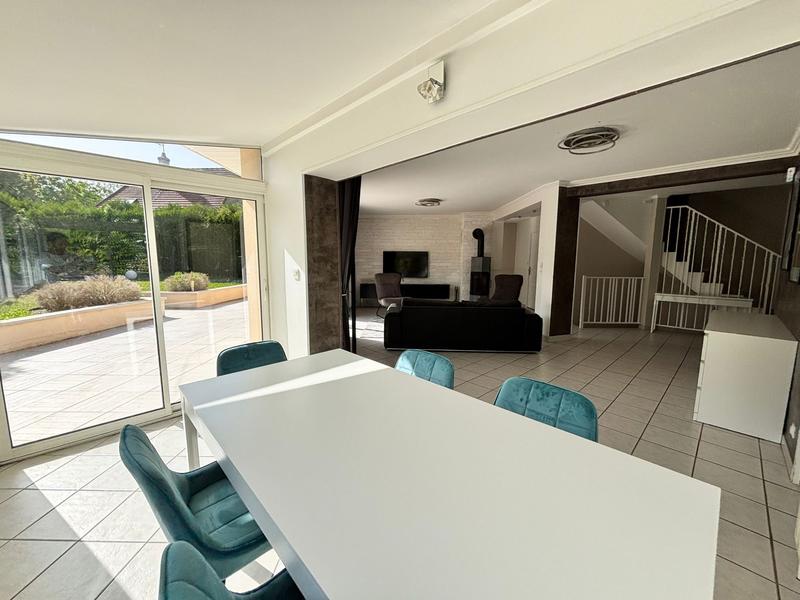 Maison contemporaine - 193 m² - 7 pièces