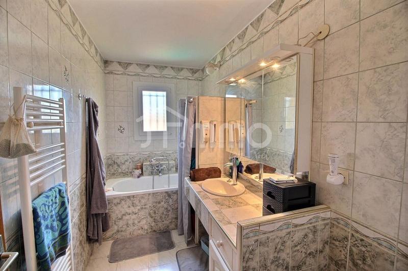 Villa - 135 m² - 5 pièces