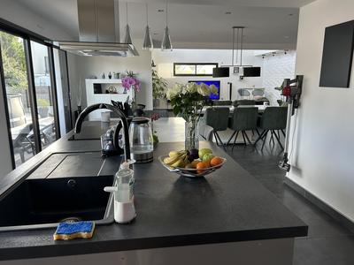 Maison - 174 m² - 6 pièces