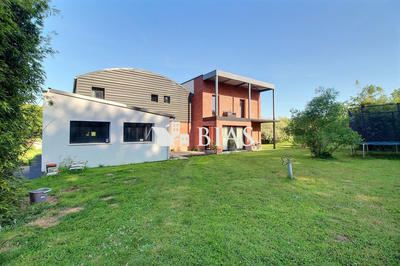 Maison contemporaine - 260 m² - 6 pièces