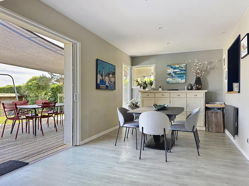 Villa - 208 m² - 9 pièces