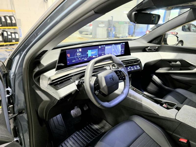 Peugeot 3008 III Hybrid 136 e-Dcs6 Allure + 3650 € Options